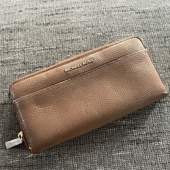 Michael Kors Brown Leather Wallet - Picture 1 of 8
